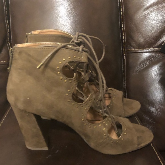 Army green lace up square heel shoes never worn - Picture 2 of 5